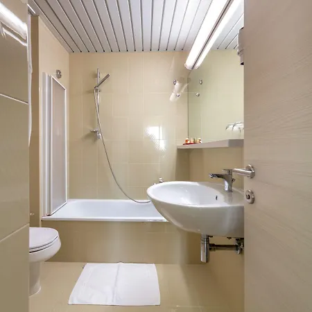 Elisabeth Due Hotel 4*