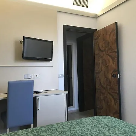 Elisabeth Due Hotel