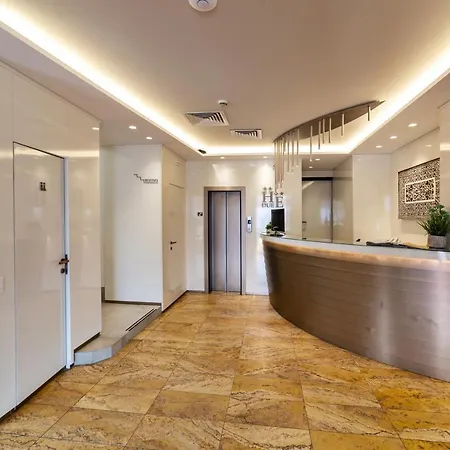 Elisabeth Due Hotel